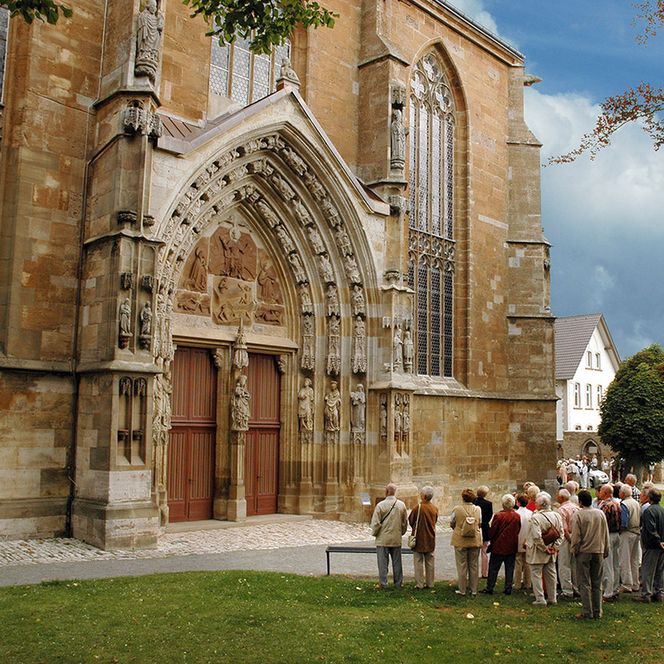 Südportal der Kilianskirche in Korbach 