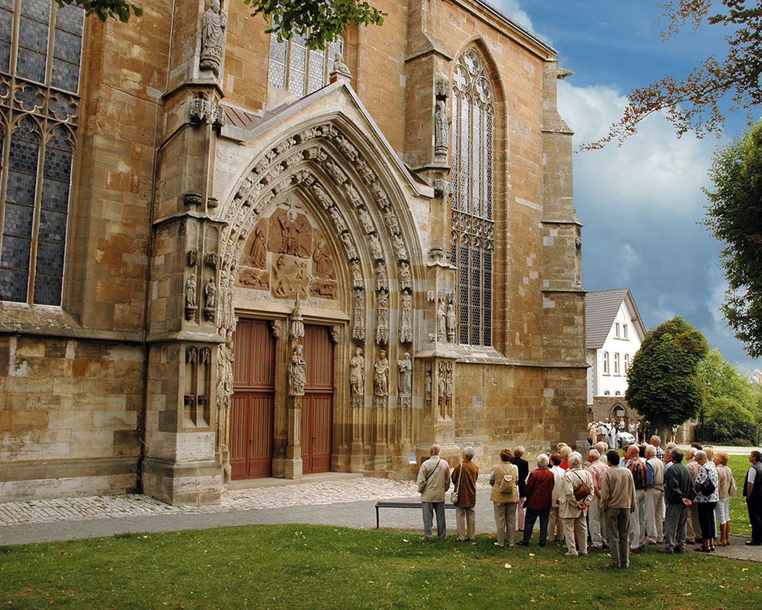 Südportal der Kilianskirche in Korbach 