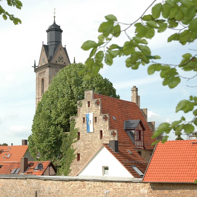 Stadtmauer, Steinhaus und Kilianskirche in Korbach