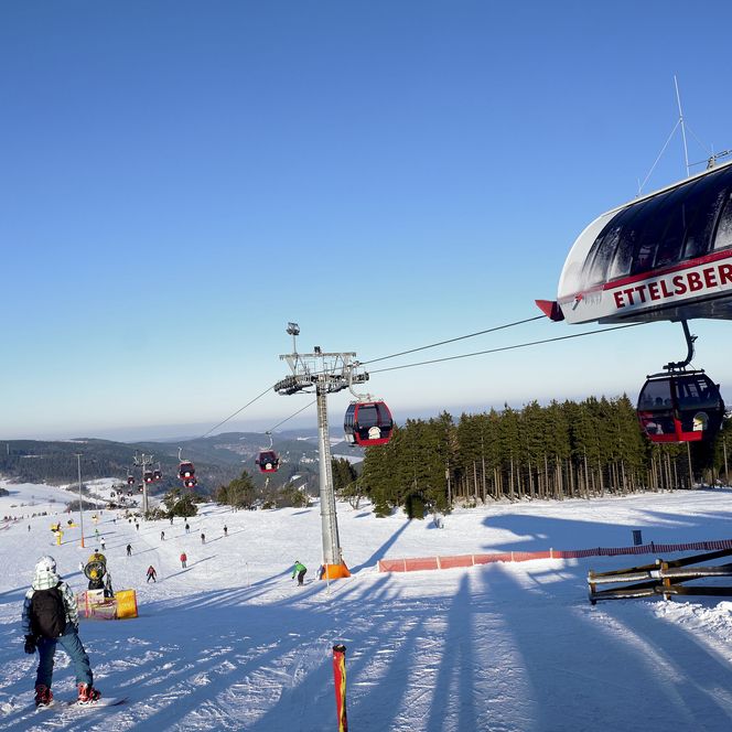Skipiste an der Bergstation der Ettelsberg-Seilbahn