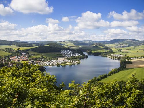 Blick auf Heringhausen und den Diemelsee